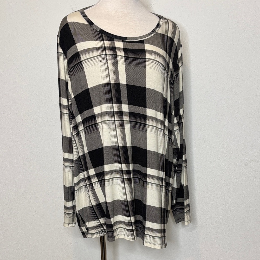 Maurices 24/7 Plaid Long Sleeve Top